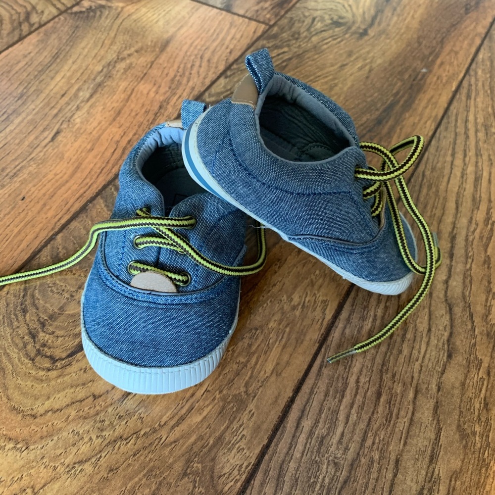 Baby gap crib shoe 6-12 mo